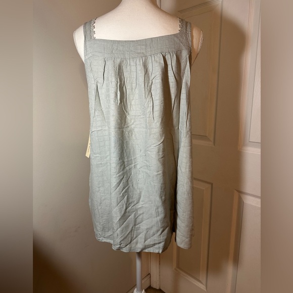 NWT Doe & Rae top. - Picture 2 of 8